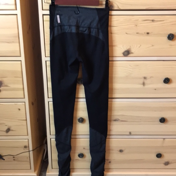 Zella Studio Gym Full Length Leggings with Ruched Detail Size XS - Picture 6 of 7